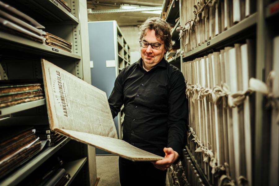 Een beeld van de plek waar de originele kranten bewaard worden in de magazijnen van de bibliotheek.