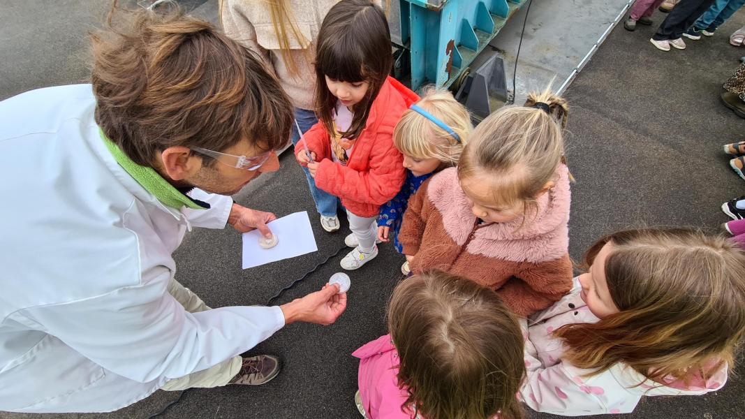 Kinderen  kunnen tijdens de  HAHA Kabouterwandeling op een  leuke  manier  heel wat ontdekken.
